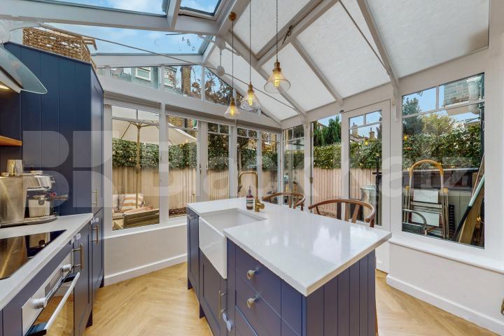 Stylish & contemporary maisonette flooded with natural light  Odger Street, Battersea 